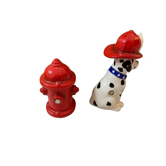 Westland Dalmatian/Dog & Fire Hydrant Salt & Pepper Shaker Set - No Box Magnetic - Picture 2 of 8